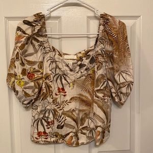 Full sleeves, square neck blouse